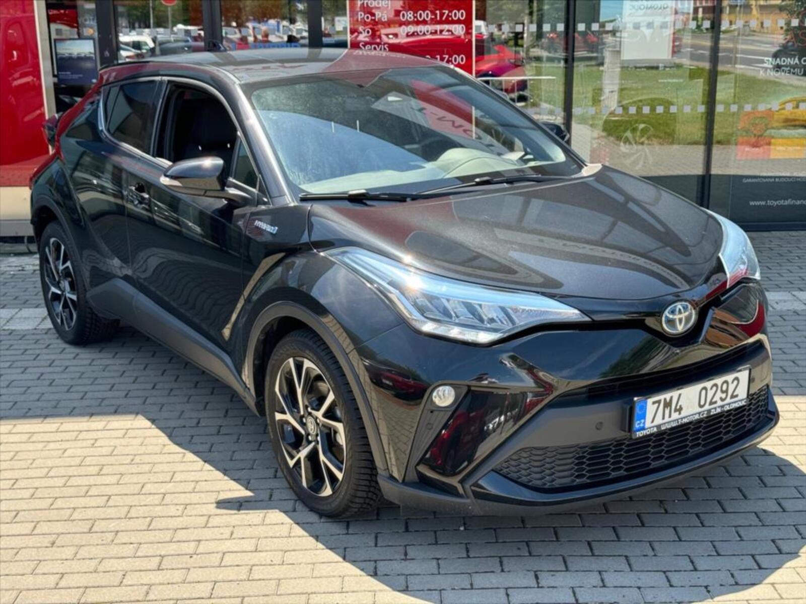 Toyota C-HR 4