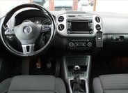 Volkswagen Tiguan 9