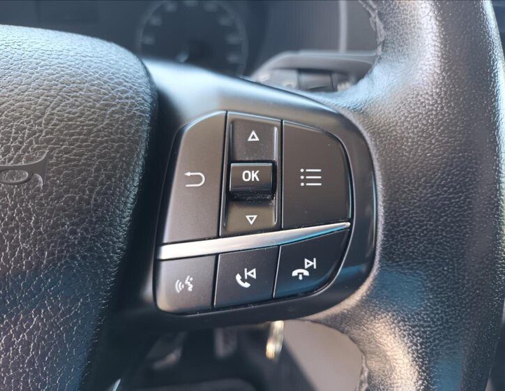 Ford Tourneo Custom VAN-Minibus 2,0 l 96 kw