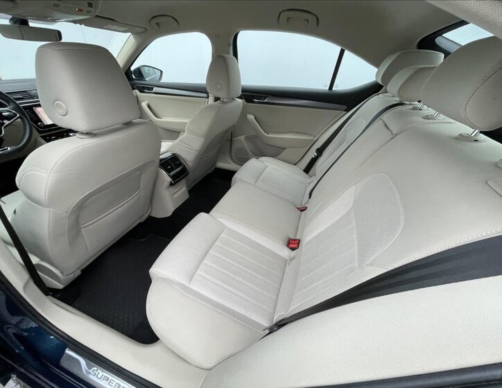 Škoda Superb Liftback 1,5 l 110 kw