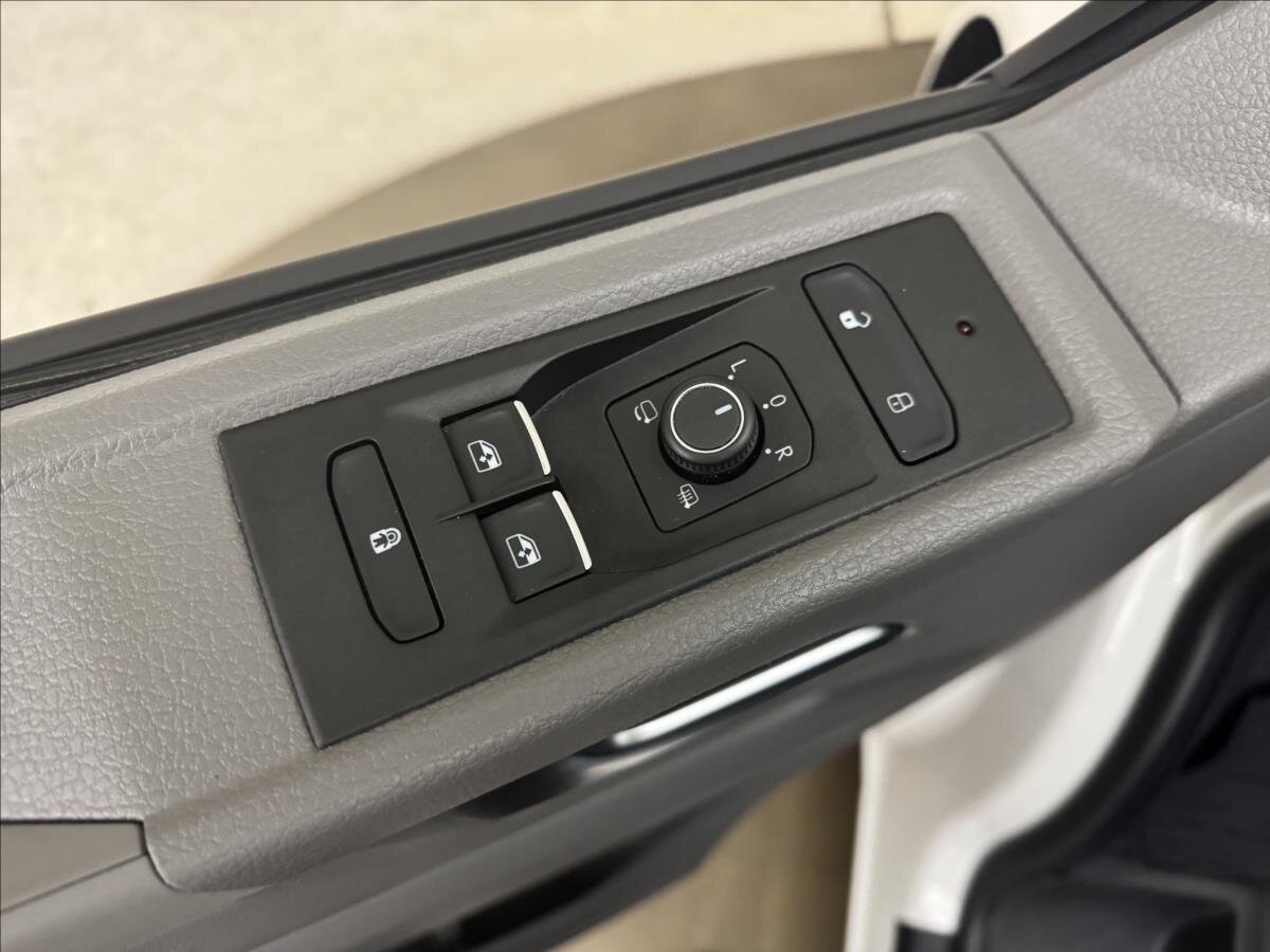 Volkswagen Transporter Kombi 2,0 l 110 kw