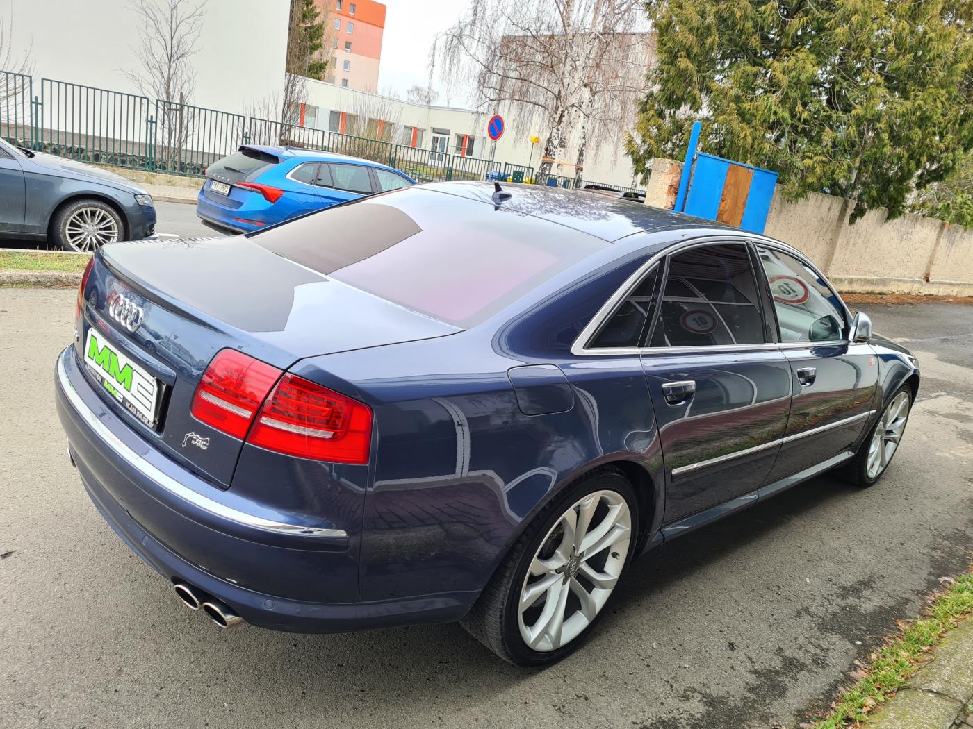 Audi S8
