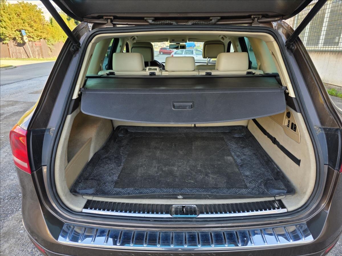 Volkswagen Touareg SUV / Terénní 4,1 l 250 kw
