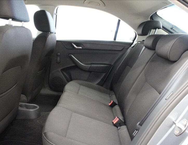 Škoda Rapid Sedan / Limuzína 1,2 l 77 kw