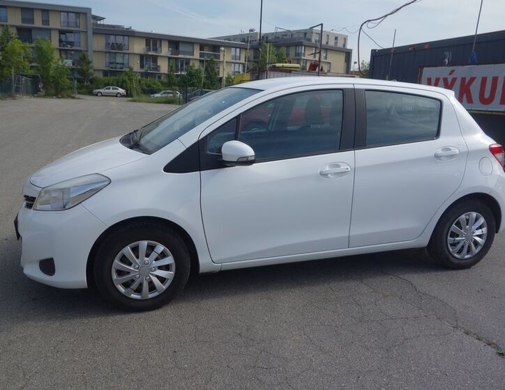 Toyota Yaris 2