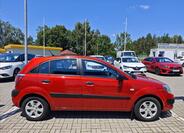KIA Rio 7