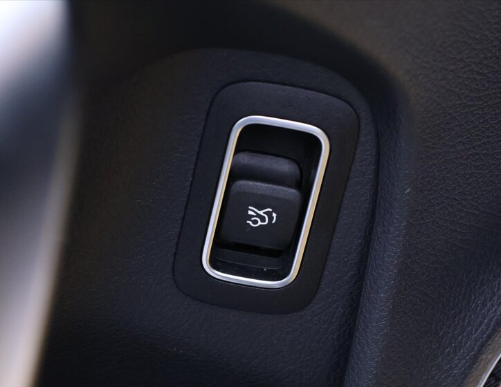 Mercedes-Benz CLA Sedan / Limuzína 2,0 l 140 kw