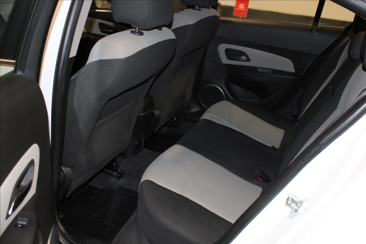 Chevrolet Cruze Sedan / Limuzína 2,0 l 120 kw