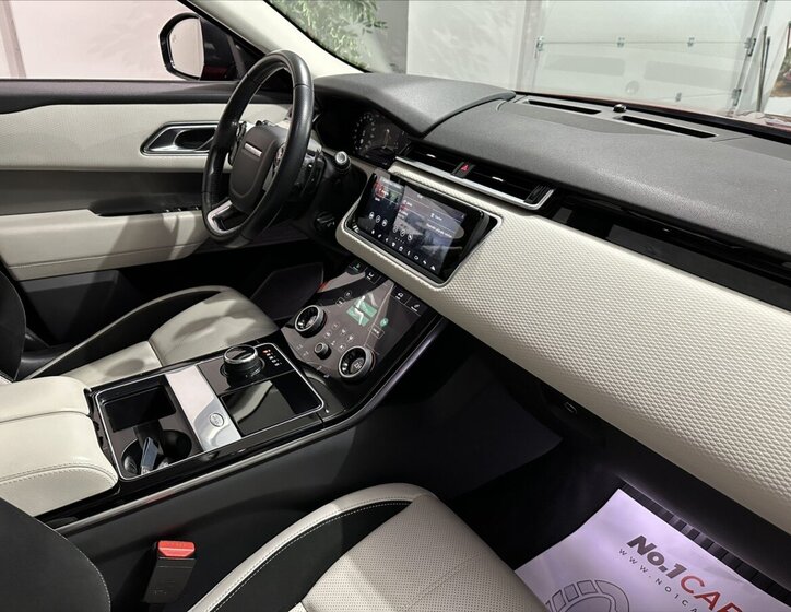 Land Rover Range Rover Velar SUV / Terénní 2,0 l 132 kw