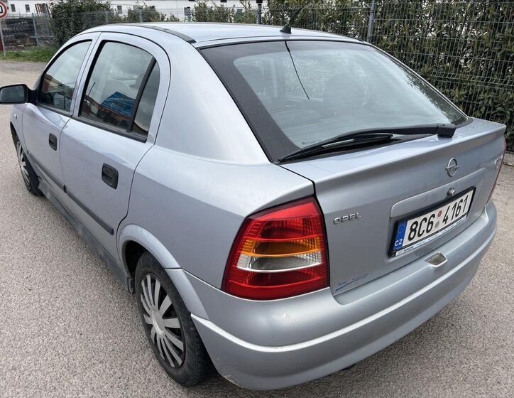 Opel Astra Hatchback 1,7 l 55 kw