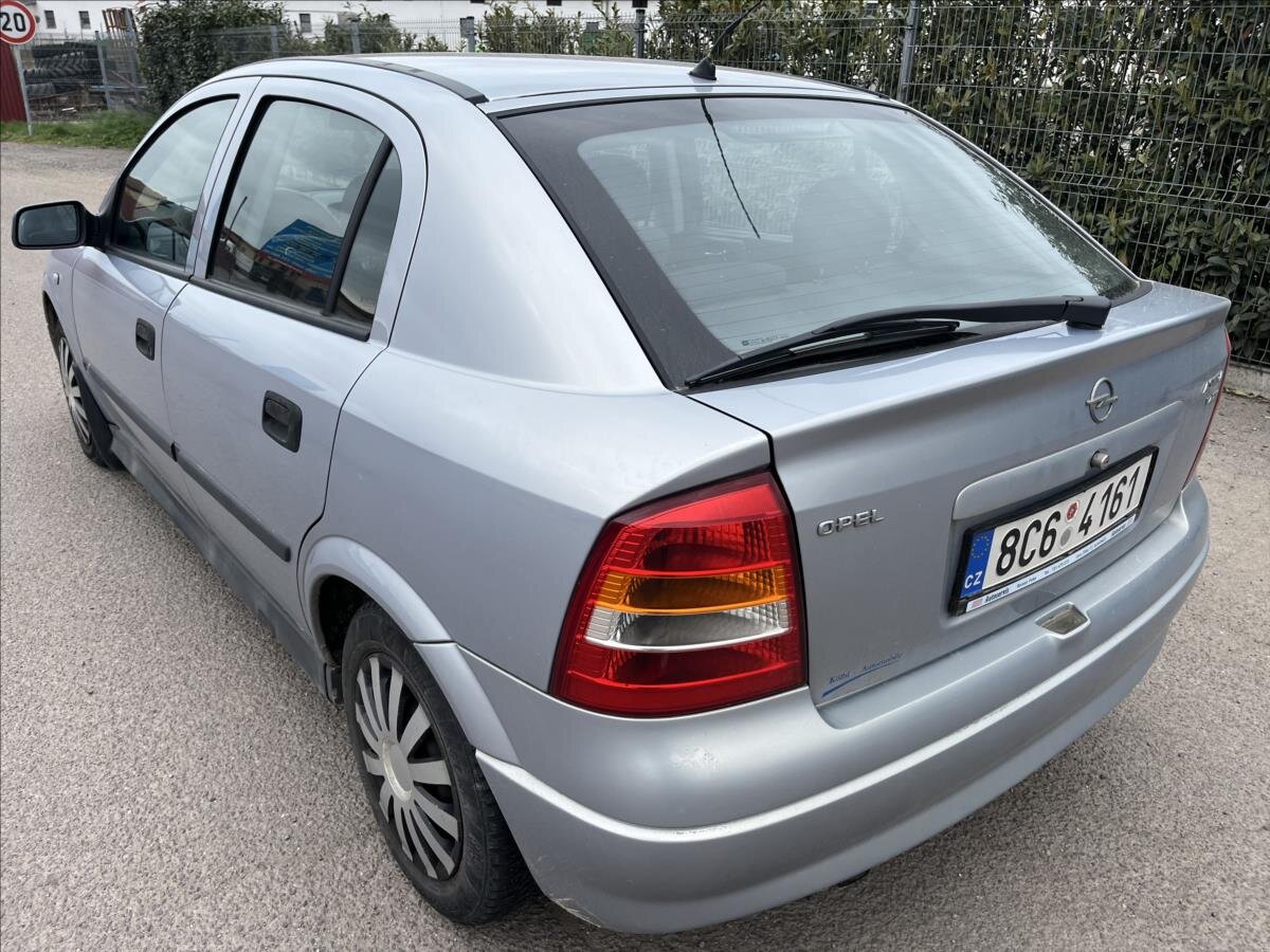 Opel Astra Hatchback 1,7 l 55 kw