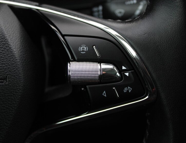 Škoda Karoq SUV / Terénní 1,5 l 110 kw