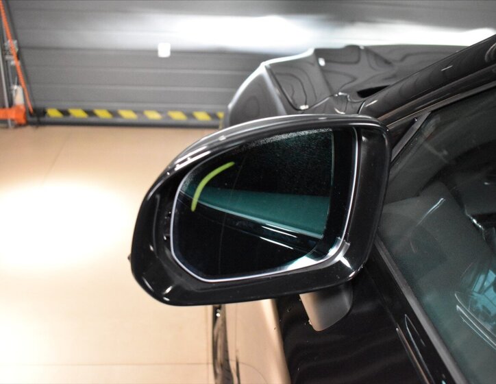 Volvo XC60 SUV / Terénní 2,0 l 335 kw