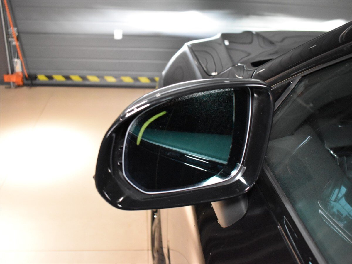 Volvo XC60 SUV / Terénní 2,0 l 335 kw