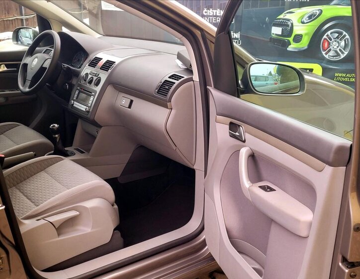 Volkswagen Touran Kombi 1,4 l 103 kw