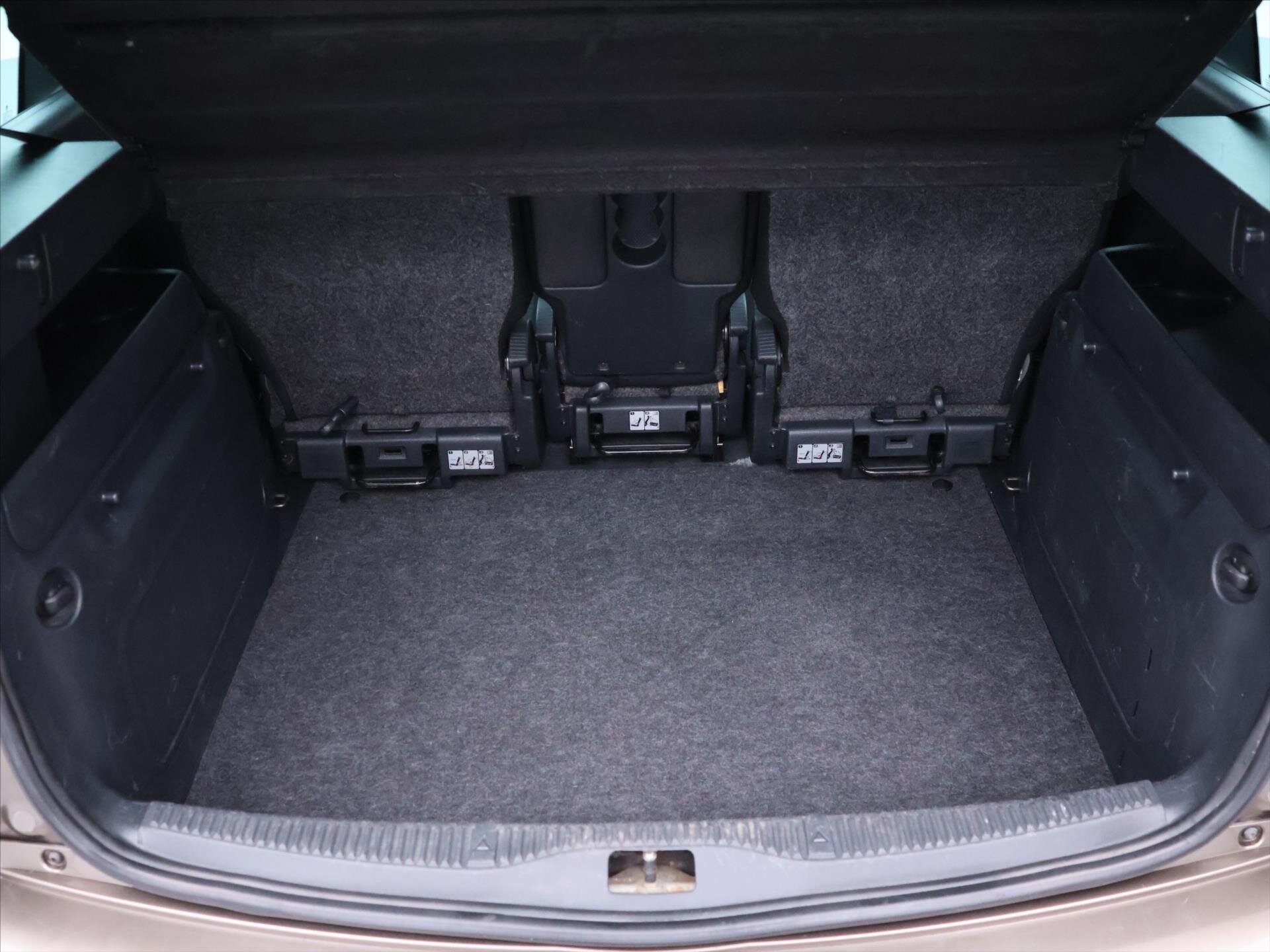 Škoda Roomster MPV 1,2 l 63 kw