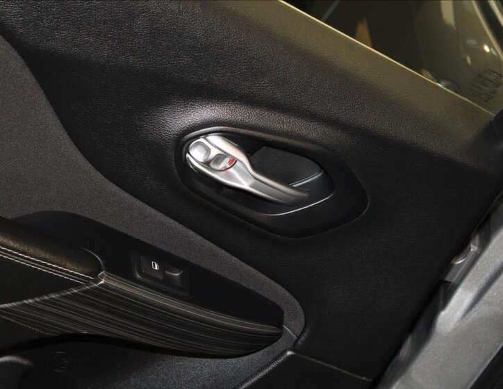 Jeep Cherokee SUV / Terénní 2,2 l 136 kw