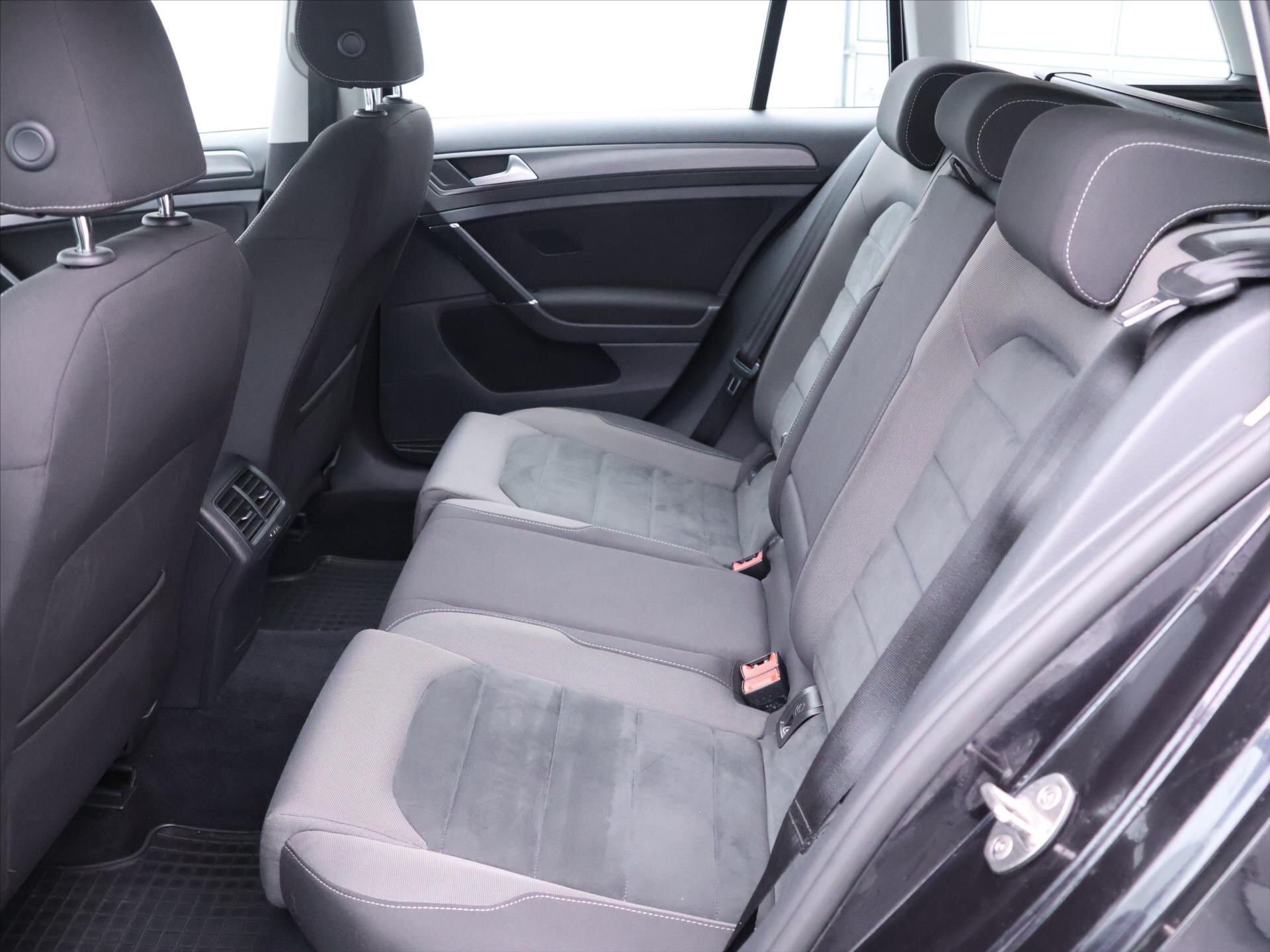 Volkswagen Golf Kombi 999,0 81 kw