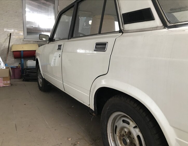 Lada 2107 2