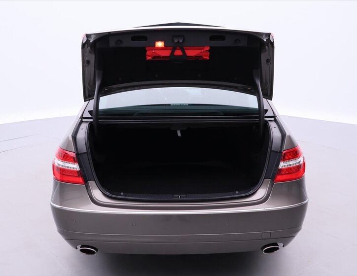 Mercedes-Benz Třídy E Sedan / Limuzína 3,0 l 150 kw