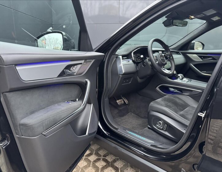 Jaguar F-Pace SUV / Terénní 5,0 l 405 kw