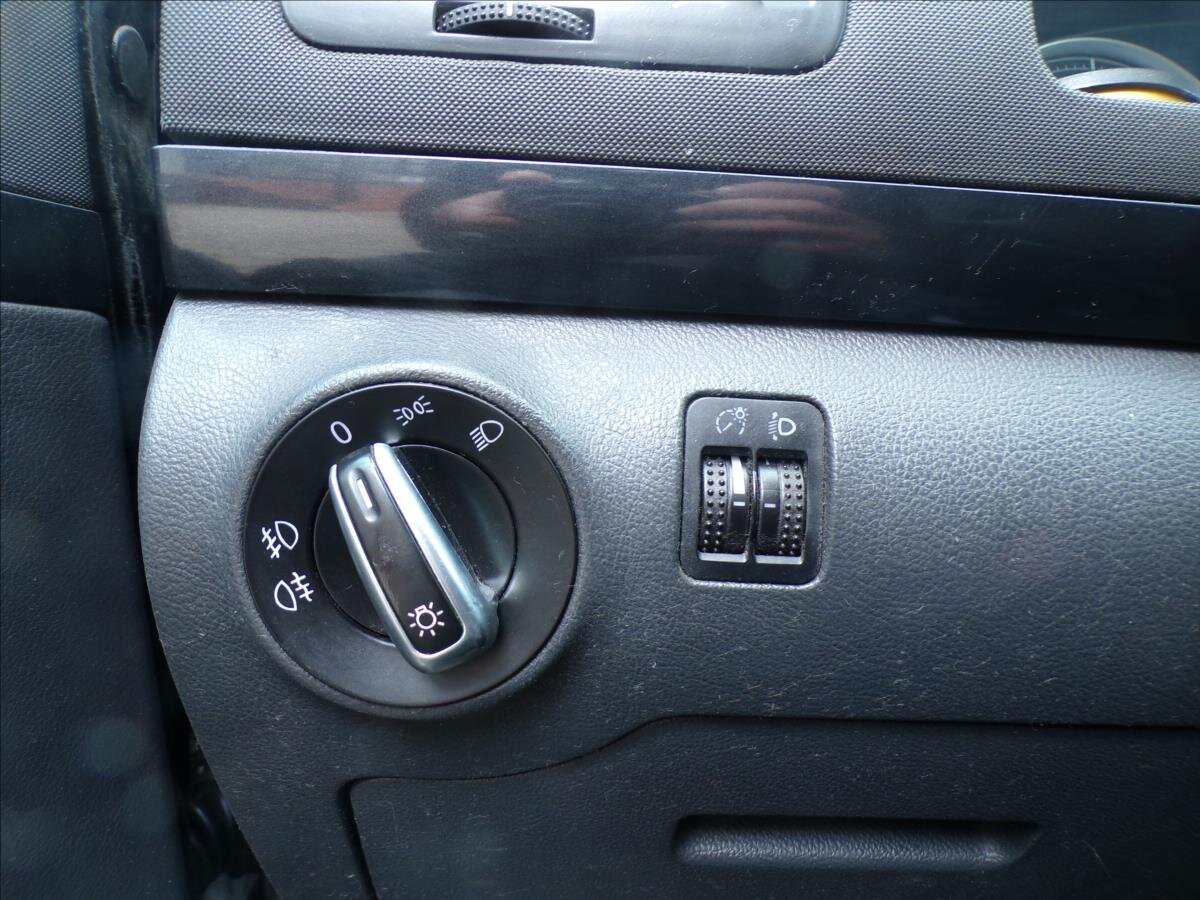 Volkswagen Sharan Kombi 1,9 l 85 kw