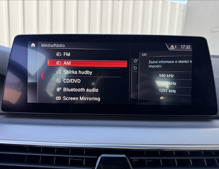 BMW Řada 5 Sedan 3,0 l 195 kw