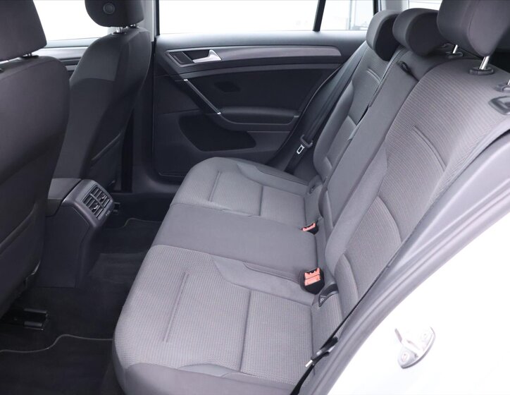 Volkswagen Golf Kombi 2,0 l 110 kw