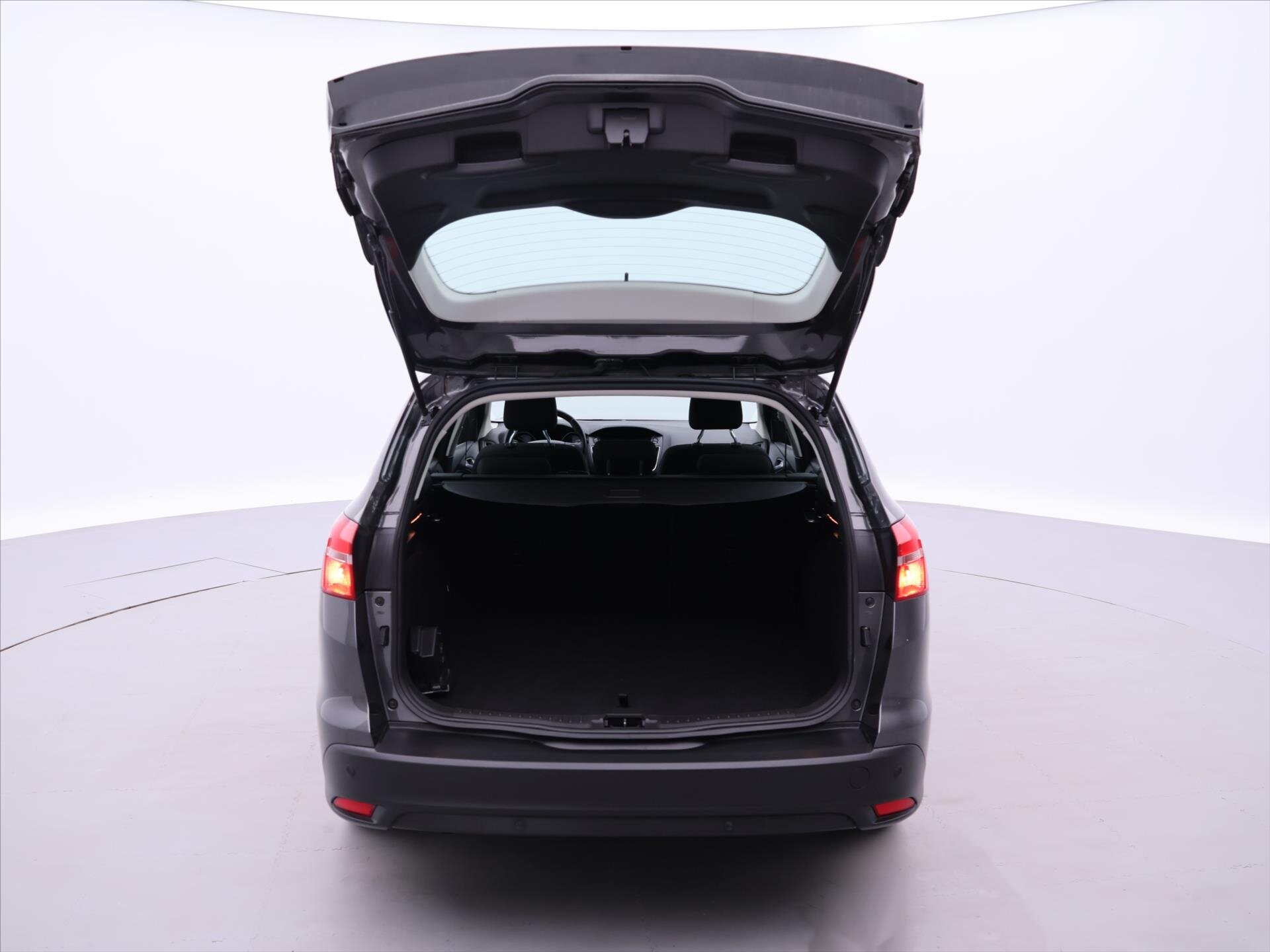 Ford Focus Kombi 999,0 92 kw