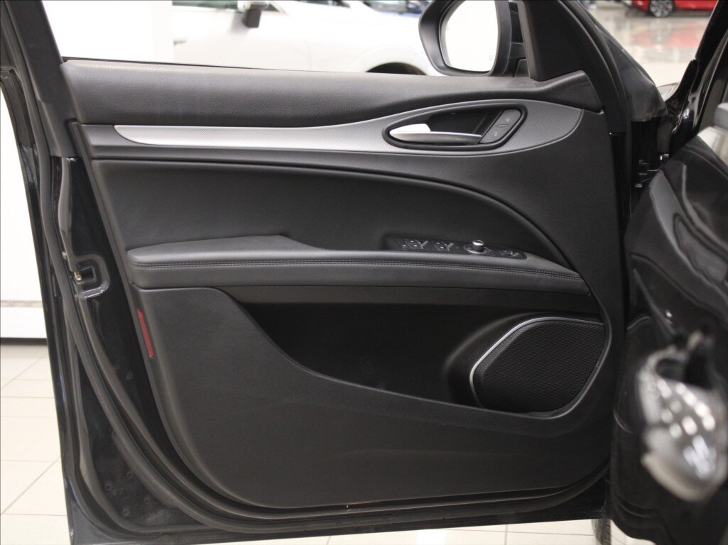 Alfa Romeo Stelvio SUV / Terénní 2,1 l 140 kw