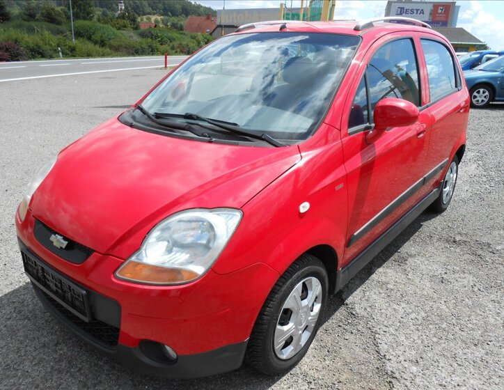 Chevrolet Spark Hatchback 995,0 49 kw