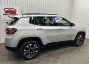 Jeep Compass SUV / Terénní 1,3 l 140 kw