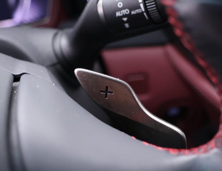 Lexus LS 500h Sedan / Limuzína 3,5 l 220 kw