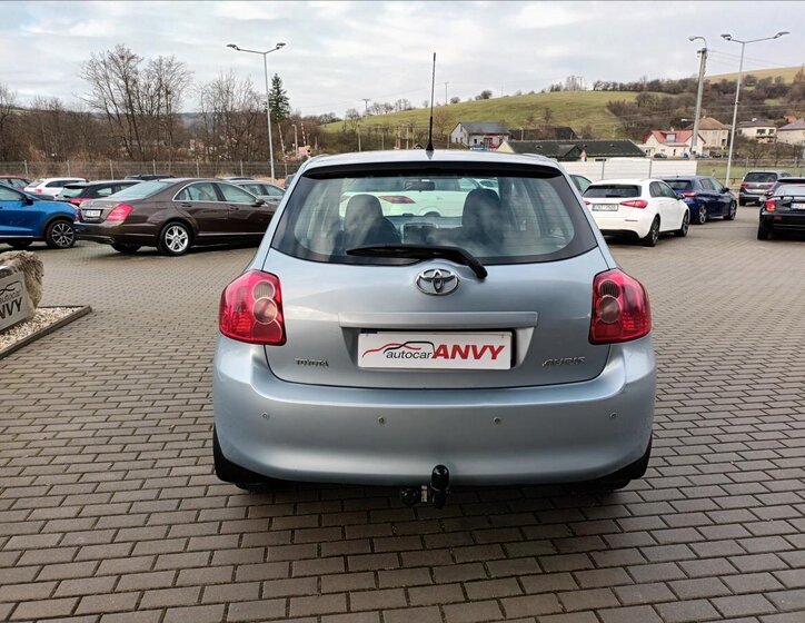 Toyota Auris Hatchback 1,4 l 66 kw