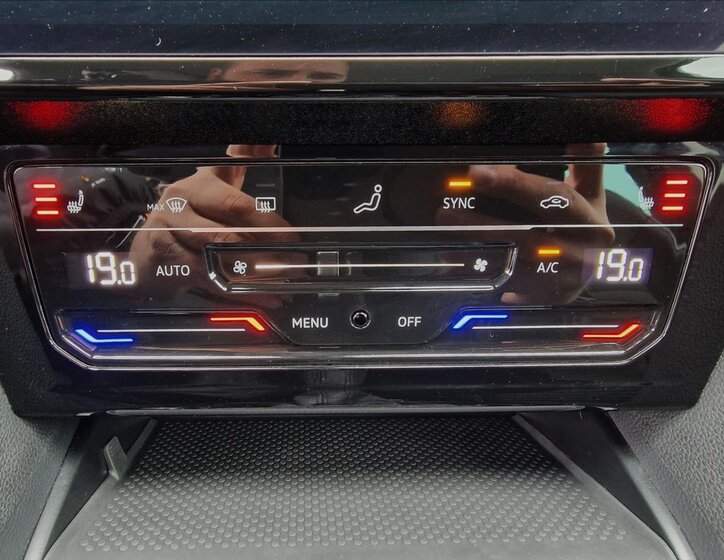 Volkswagen Passat Sedan / Limuzína 2,0 l 147 kw