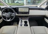 Lexus LM 350h 14