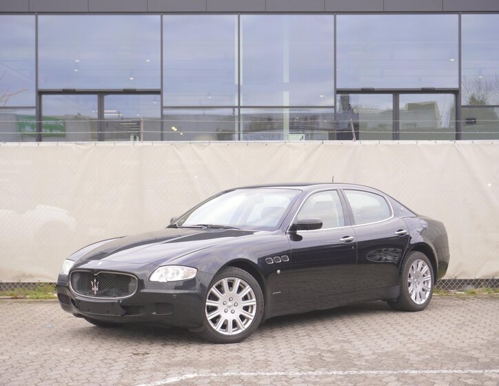 Maserati Quattroporte Sedan 4,2 l 295 kw