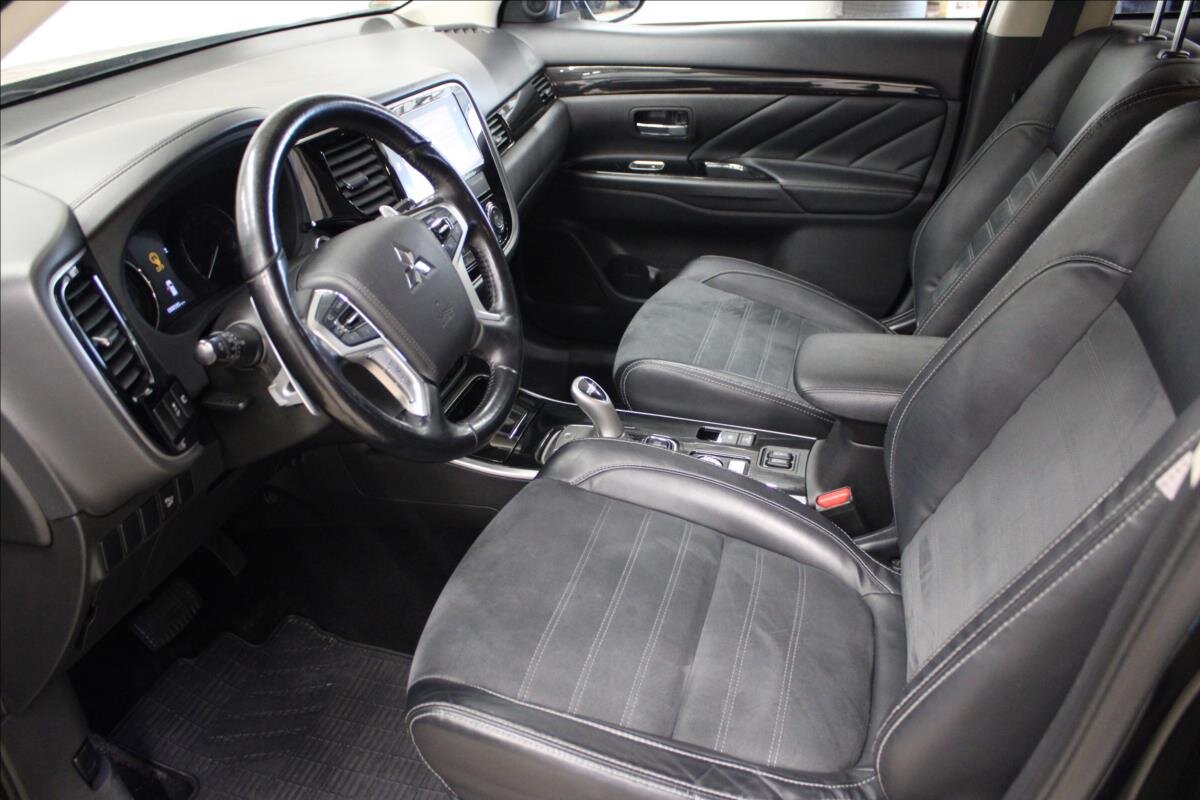 Mitsubishi Outlander SUV / Terénní 2,0 l 89 kw