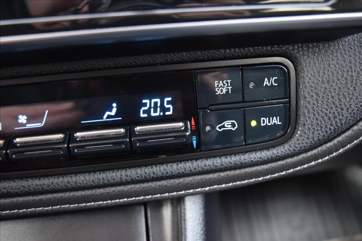 Toyota Auris Kombi 1,2 l 85 kw