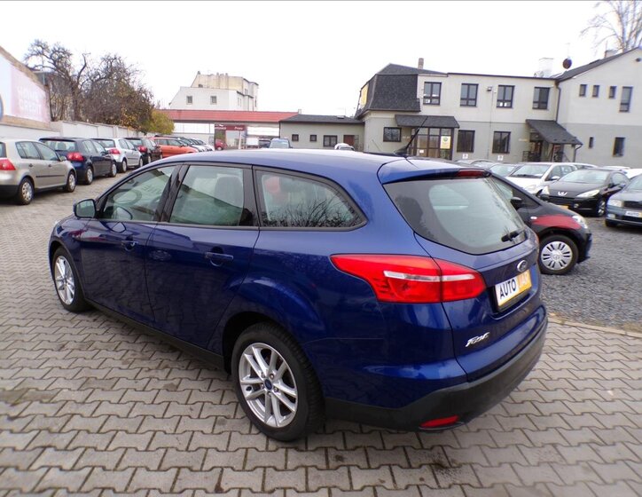 Ford Focus Kombi 999,0 92 kw