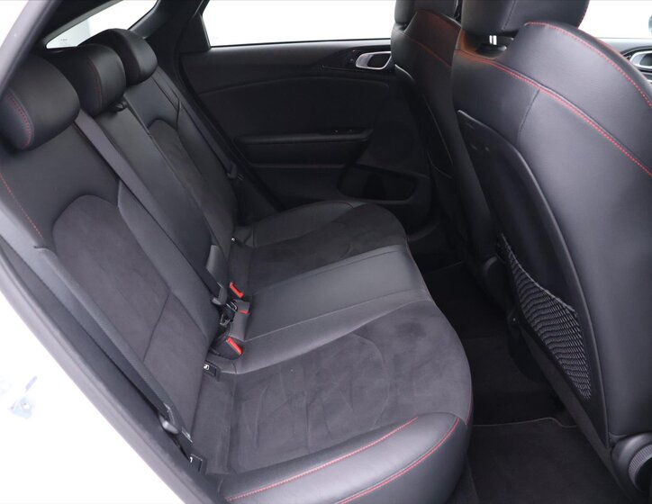 KIA ProCeed Hatchback 1,6 l 150 kw