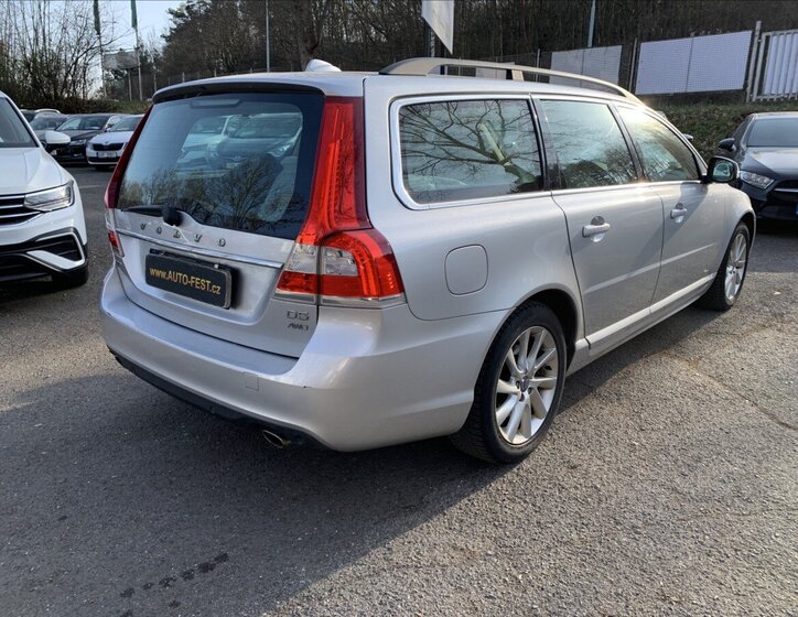 Volvo V70 Kombi 2,4 l 158 kw