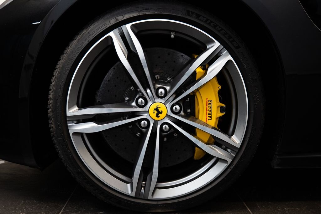 Ferrari GTC4 Lusso Kupé 6,3 l 507 kw