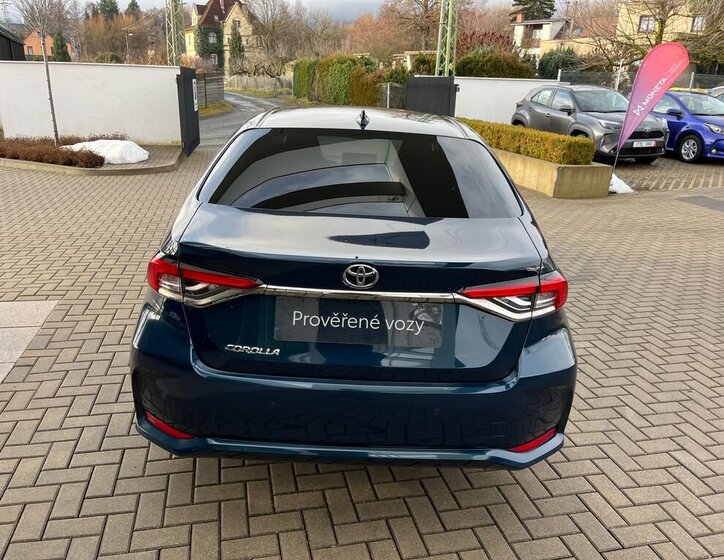 Toyota Corolla Sedan 1,5 l 92 kw