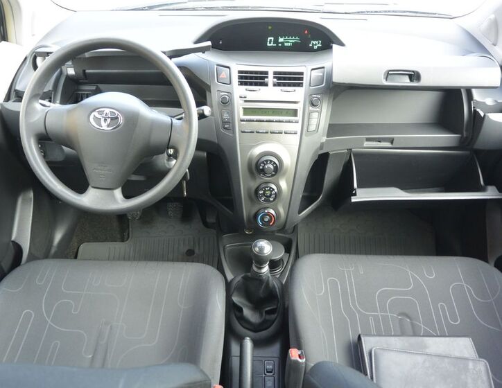 Toyota Yaris 11