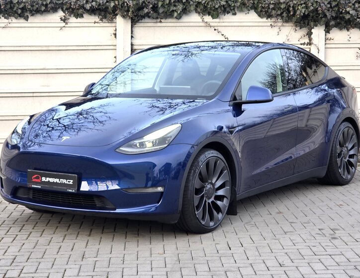 Tesla Model Y 3