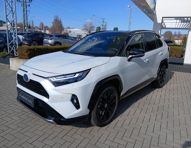 Toyota RAV4 SUV / Terénní 2,5 l 131 kw