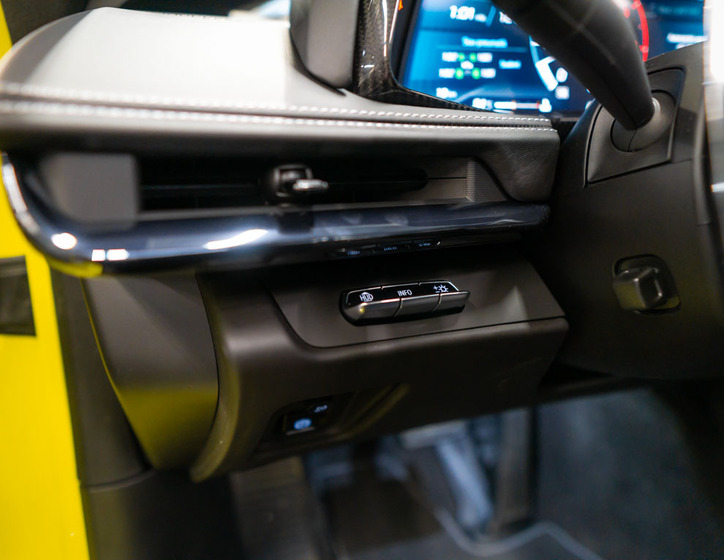 Chevrolet Corvette 22