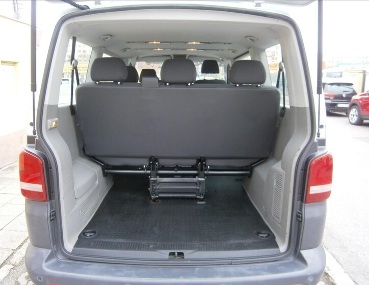 Volkswagen Caravelle Kombi 2,0 l 75 kw