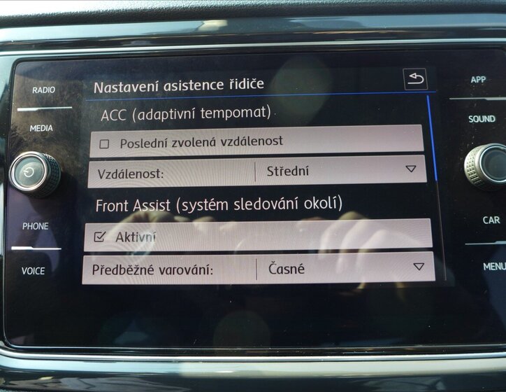 Volkswagen T-Roc SUV / Terénní 2,0 l 110 kw